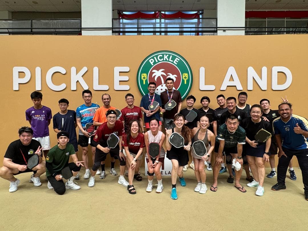 Players gathered together inside the Pickleland venue